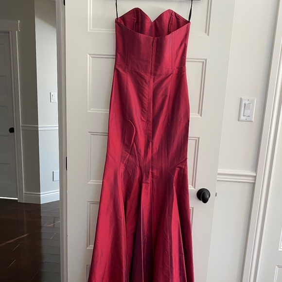 Anu Pam Classic Red Silk Prom / Wedding Dress - Picture 3 of 9